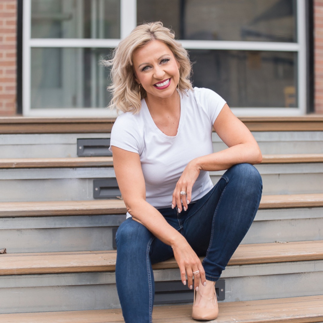 Leave No MilSpouse Behind book cover